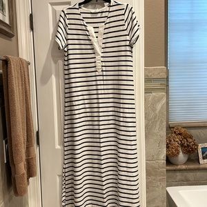 Vineyard Vines long t shirt dress